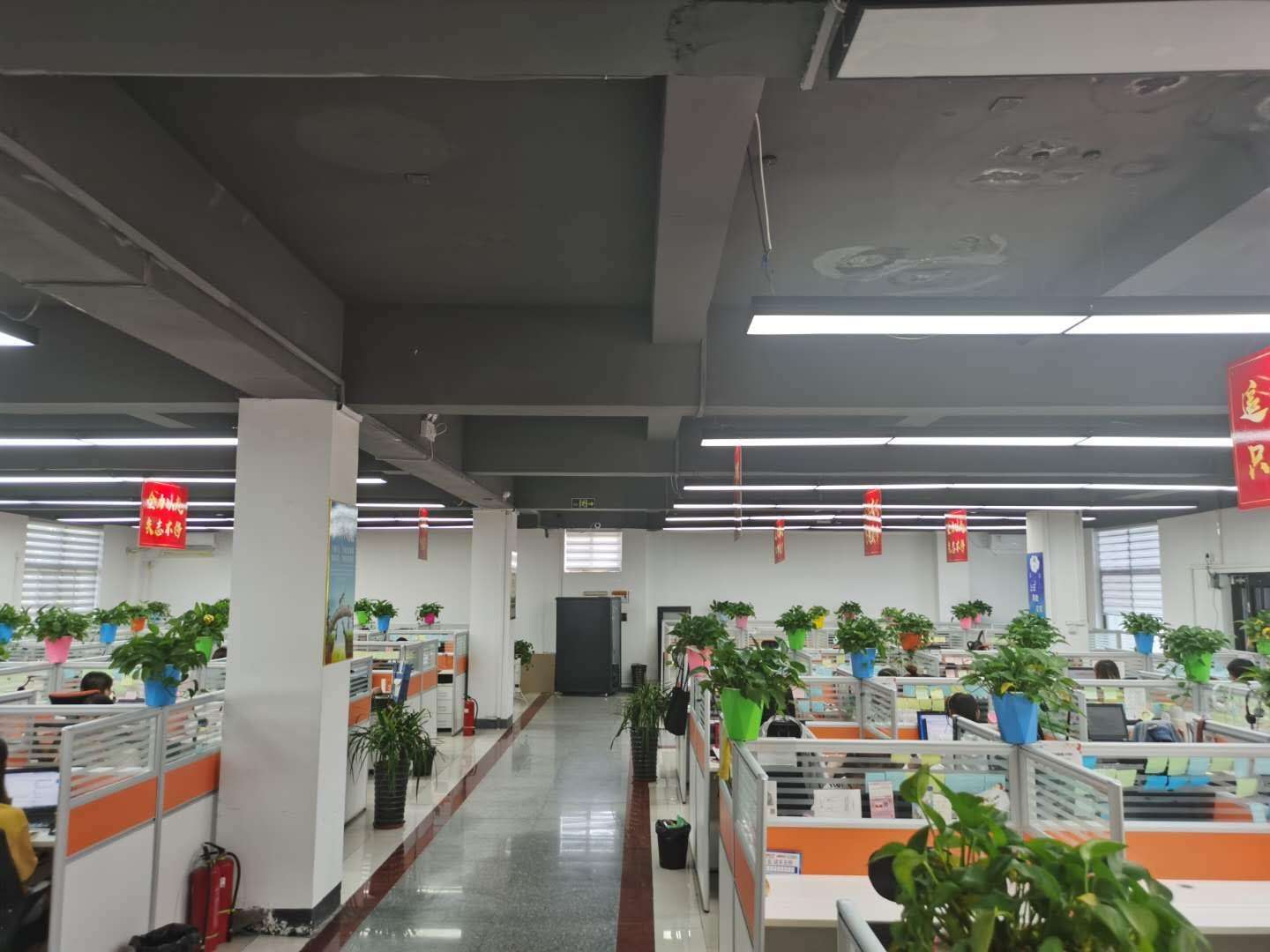 辦公環境1.jpg